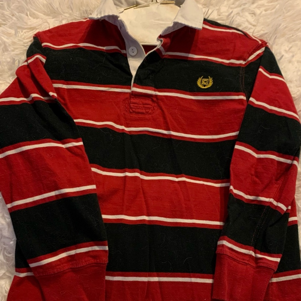 Chaps Long Sleeve Shirt with White Collar.